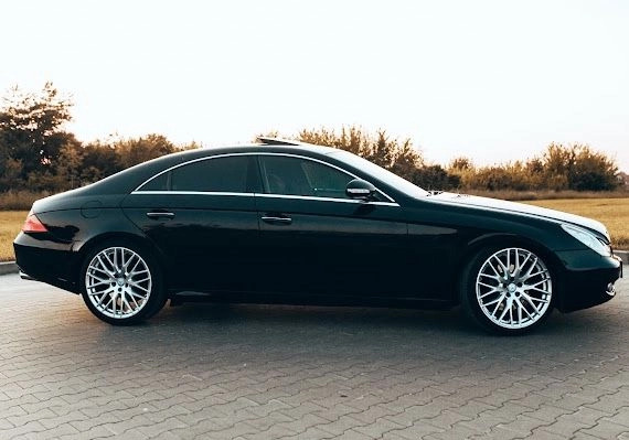 Mercedes-Benz CLS cena 45550 przebieg: 345000, rok produkcji 2004 z Prochowice małe 121